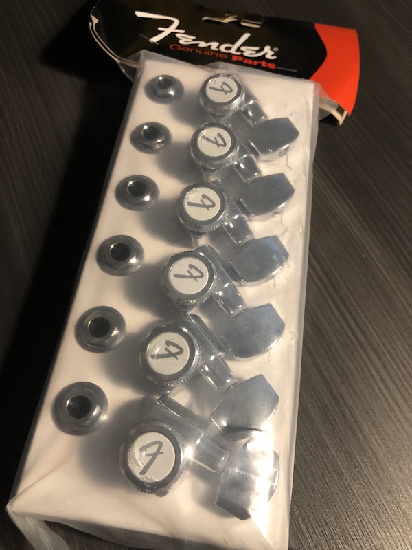 Fender locking tuners